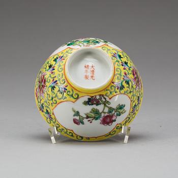 SKÅL, porslin. Kina, 1900-tal.