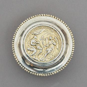 A Swedish 18th century parcel-gilt snuff-box, marks of Johan Blomsterwall, Göteborg (1783-1806).