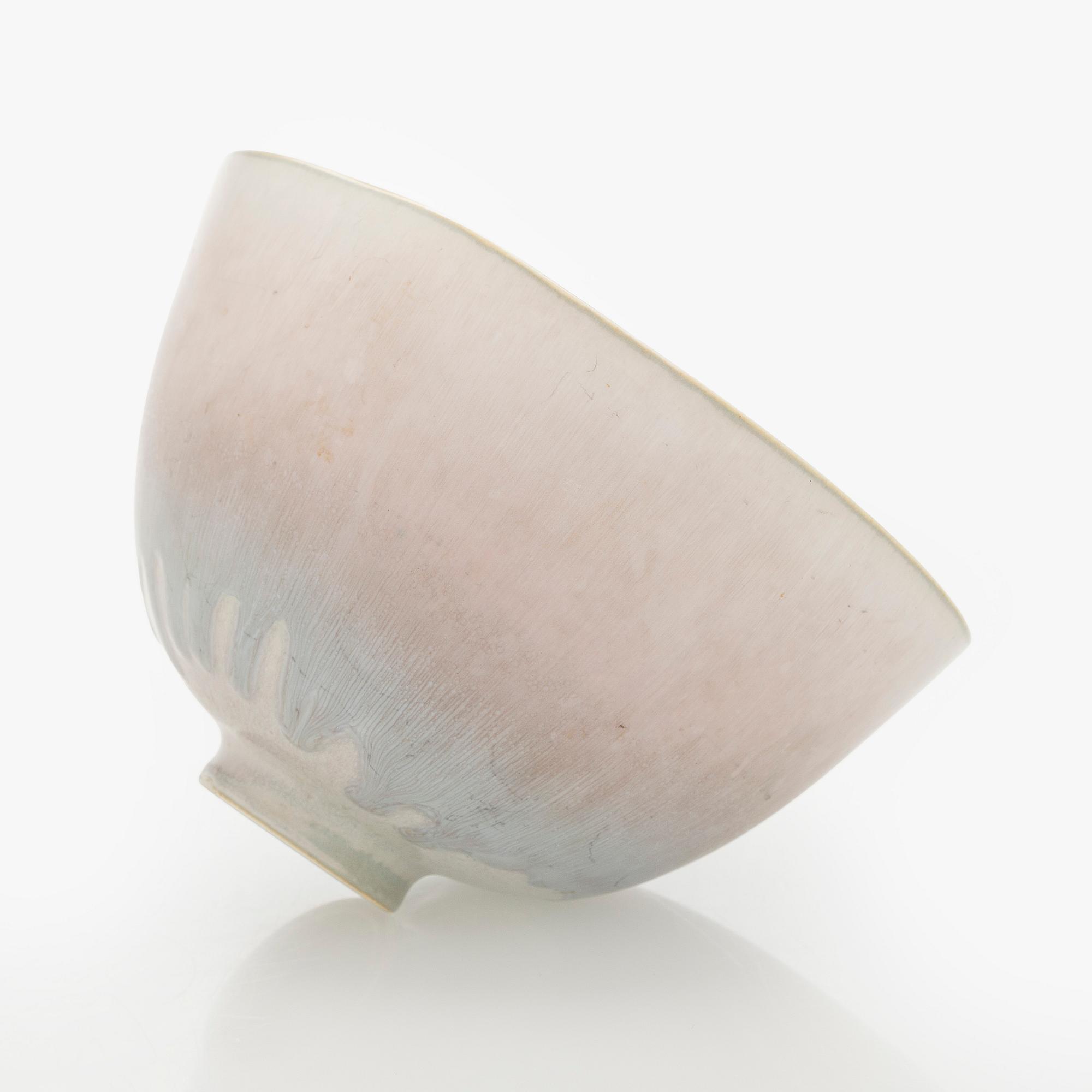 Friedl Holzer-Kjellberg, A ceramic bowl, signed Arabia 1942, -F.H.-Kj-.