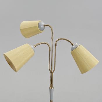GOLVLAMPA, omkring 1900-talets mitt.