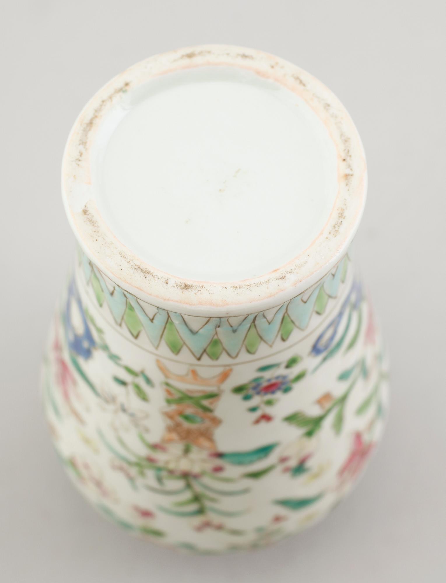 LOCKURNA, porslin, Kina, sannolikt 1800-tal.