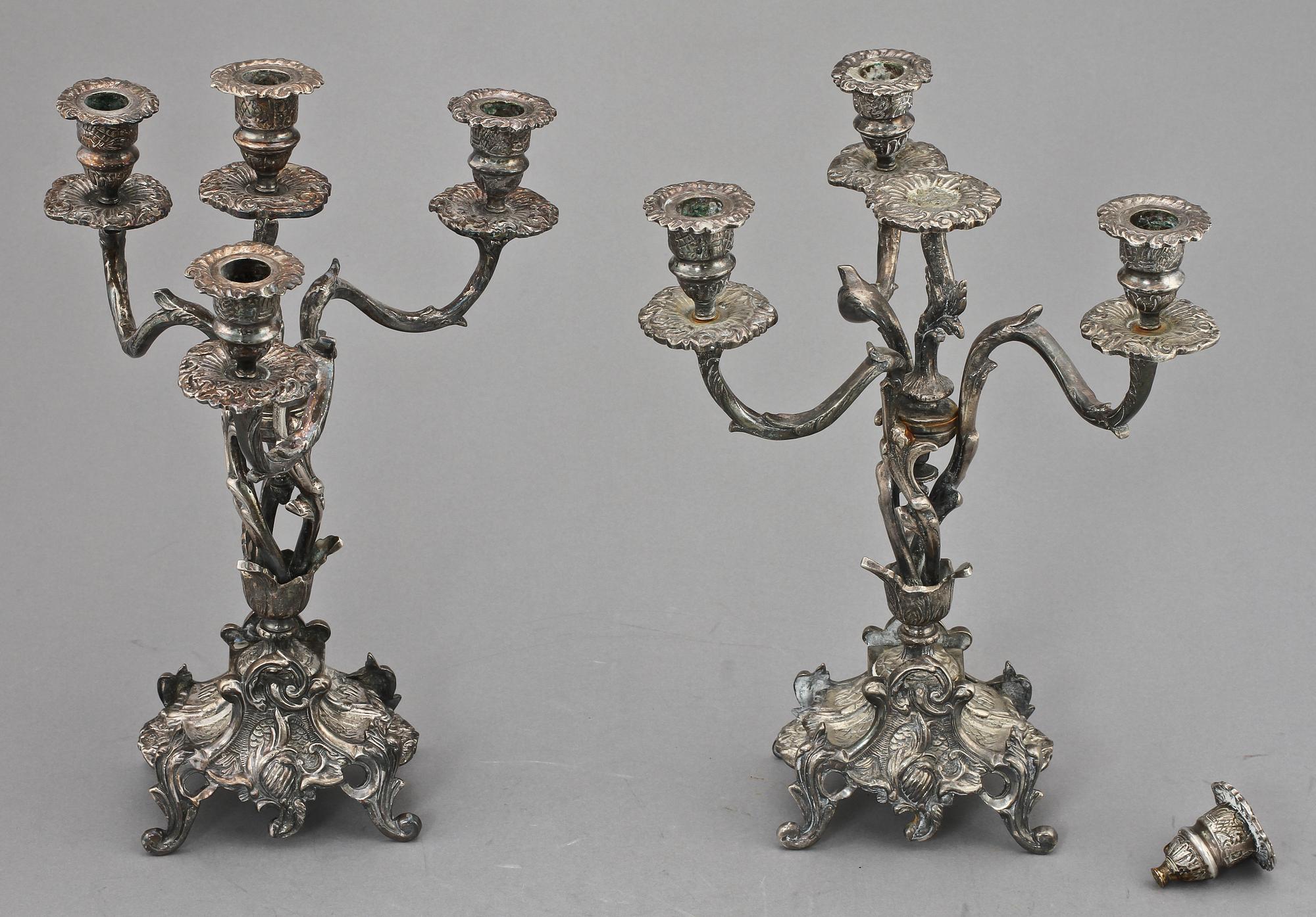 KANDELABRAR, ett par, vitmetall, nyrokoko, 1800-talets andra hälft.