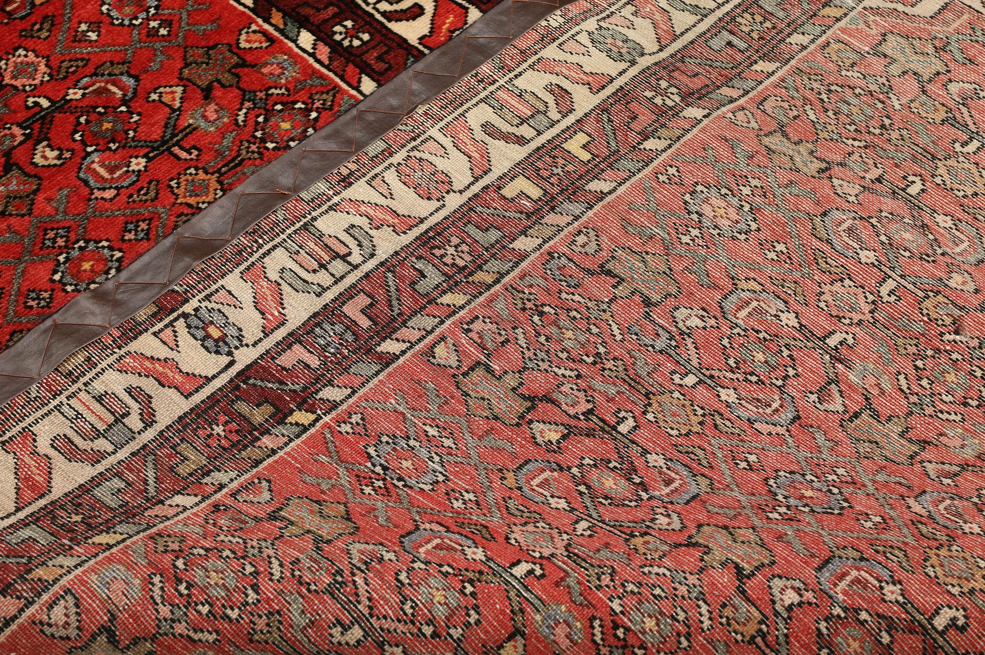 A runner, Hamadan, approx. 390 x 100 cm.