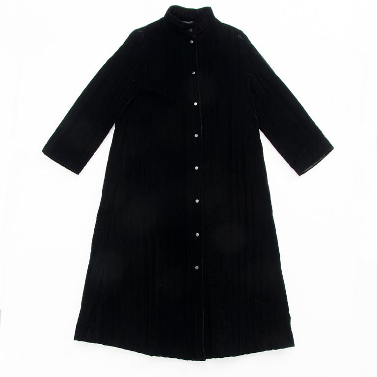 A Black Velvet Ooppera Coat, size 38.
