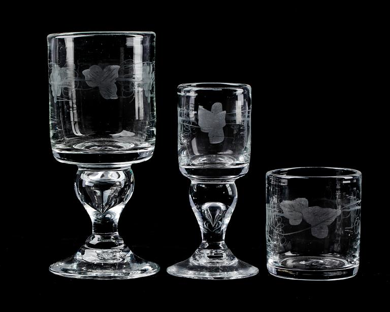 SERVISDELAR, 28 delar, "Swedish old", Reijmyre.