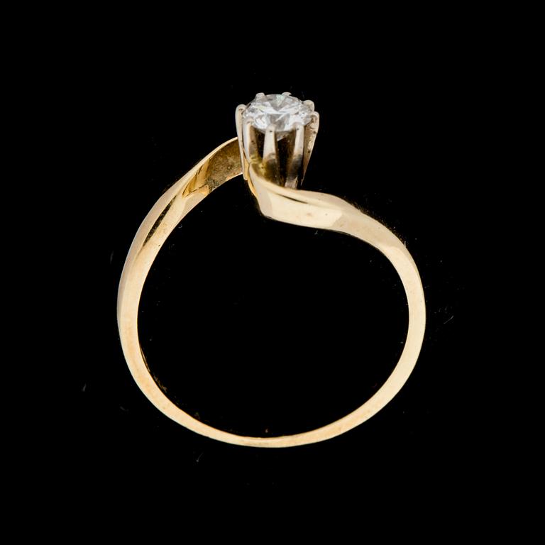 RING, 14 k guld med briljantslipad diamant ca 0,30 ct. Vikt ca 2 g.