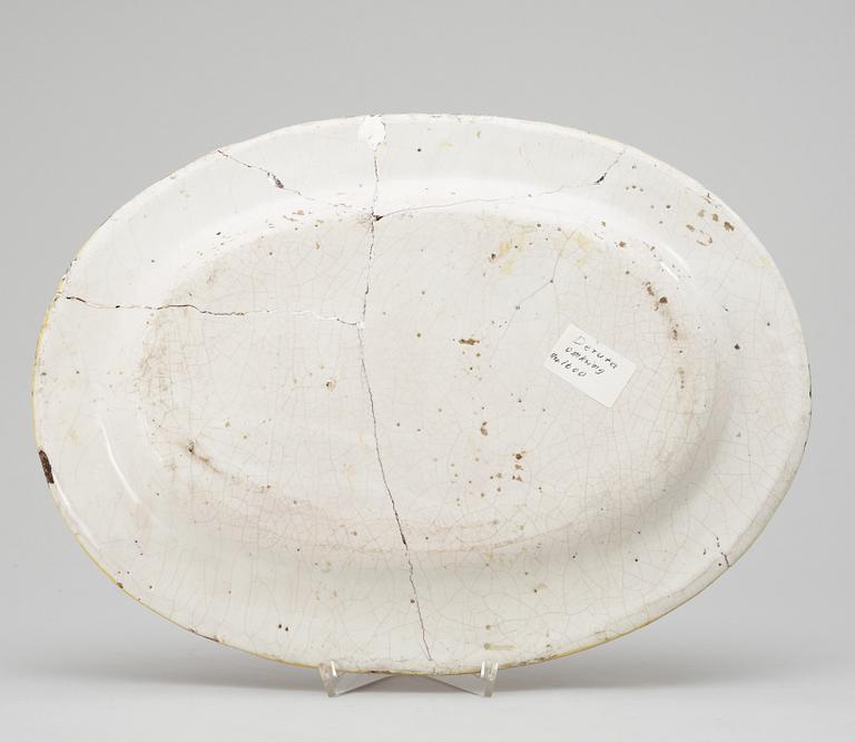 An italian serving dish, 18/19th Century.