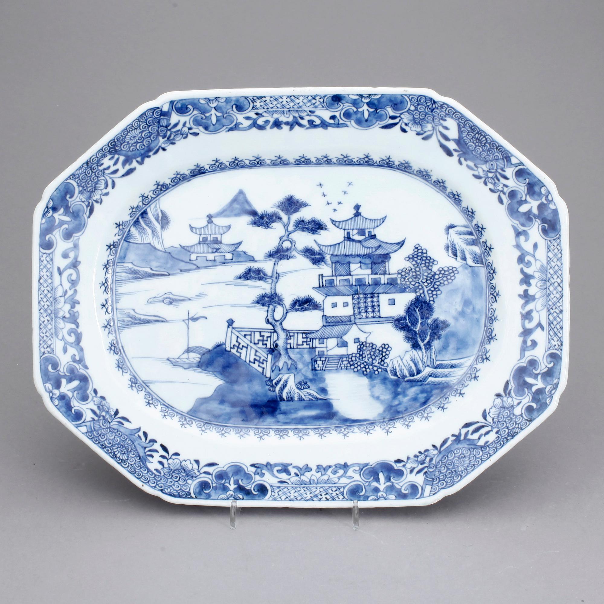 STEKFAT, porslin, Kina, Qianlong 1736-1795.
