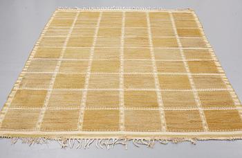 Barbro Nilsson, MATTA, "Gyllenrutan", reliefflossa, ca 251,5 x 175,5 cm, signerad AB MMF BN.
