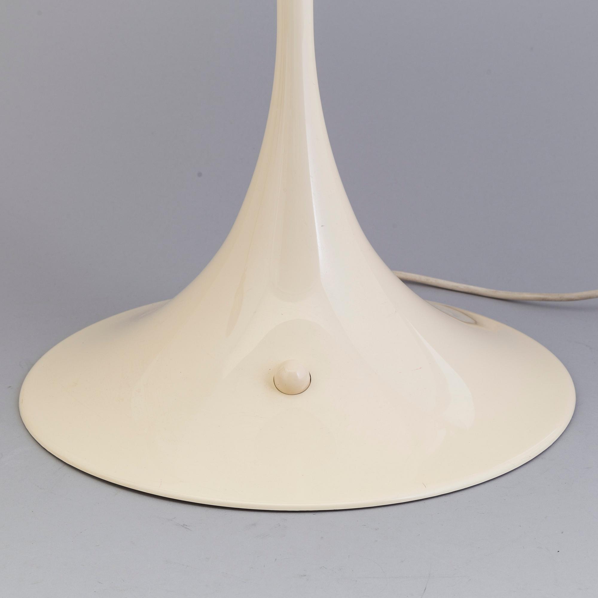 A "PANTELLA" TABLE LAMP DESIGNED BY VERNER PANTON, Louis Poulsen.