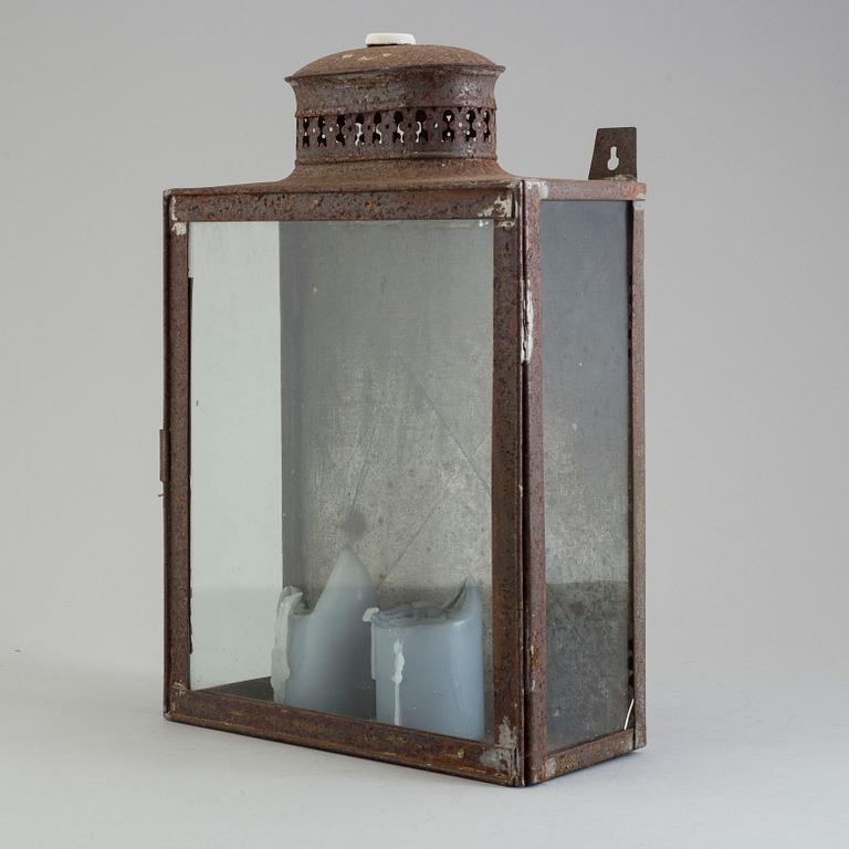 a late 19th century lantern.