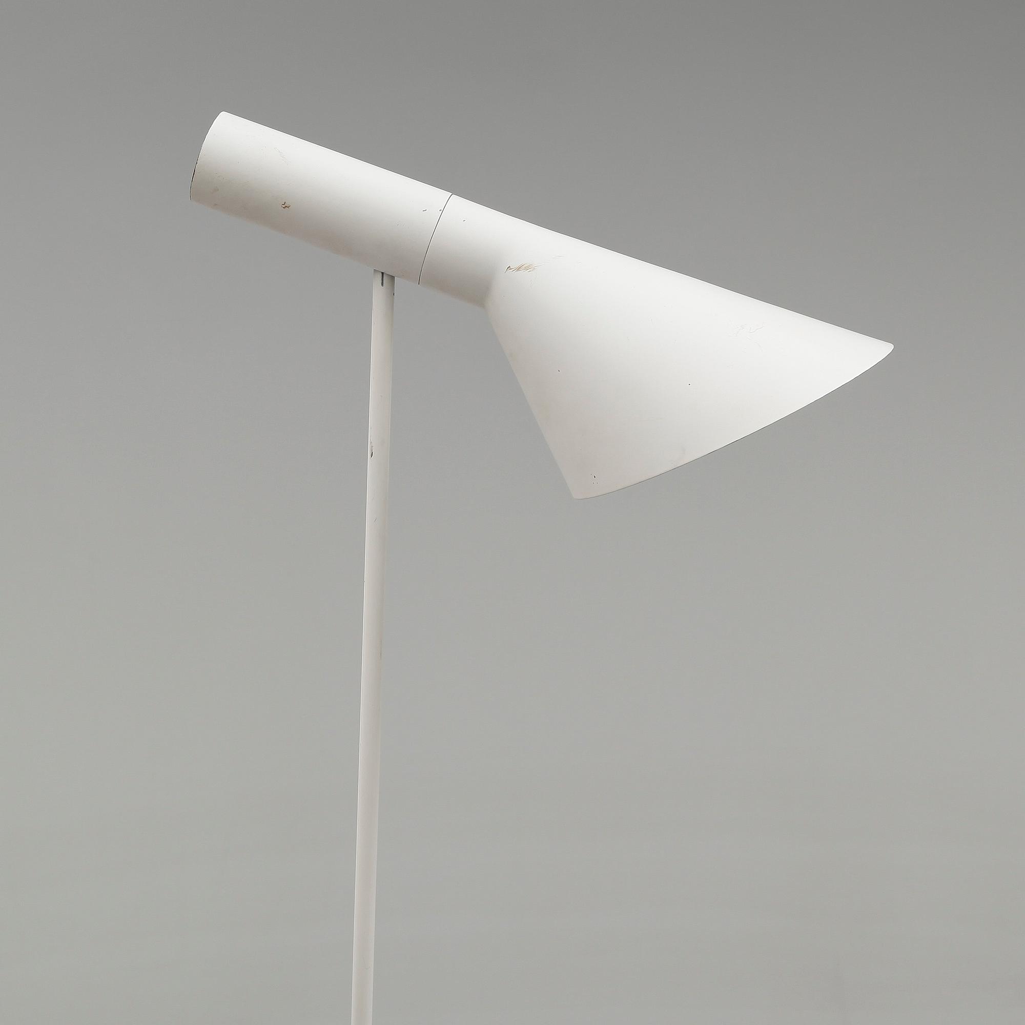 GOLVLAMPA, "AJ", Arne Jacobsen, Louis Poulsen, 1900-talets senare del.