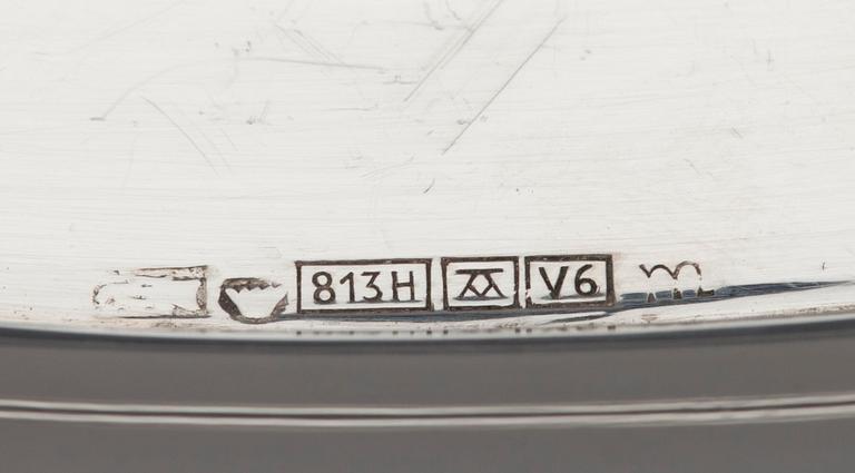 BRICKA, silver, Auran Kultaseppä, Åbo 1950. Vikt ca 666 g.