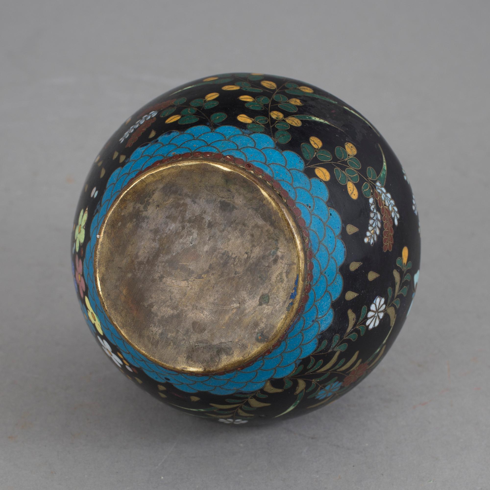 VAS, cloisonné, Kina, 1800-tal.