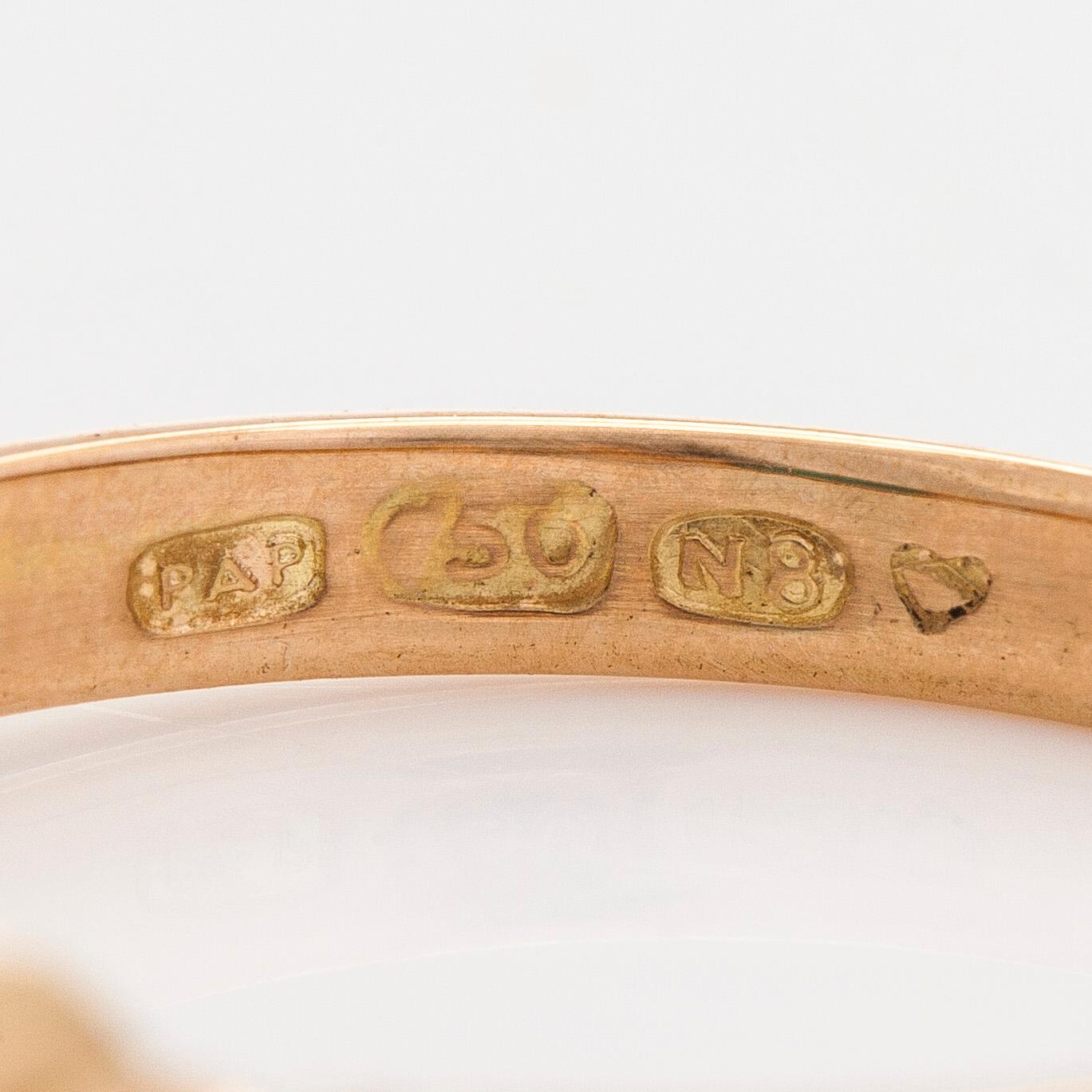 Sormus, 18K kultaa, smaragdi ja timantteja. Suomalaiset leimat 1990.