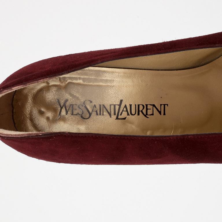 YVES SAINT LAURENT, ett par pumps. Storlek 38,5.