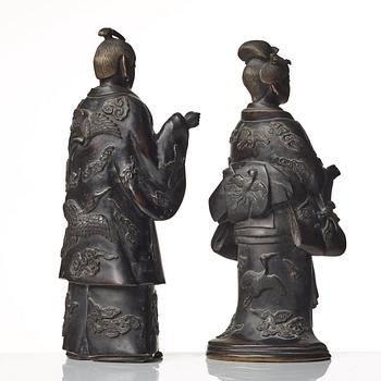 Two standing Japanese bronze sculptures of a Samurai and Bijin, Edo period (1603-1868).