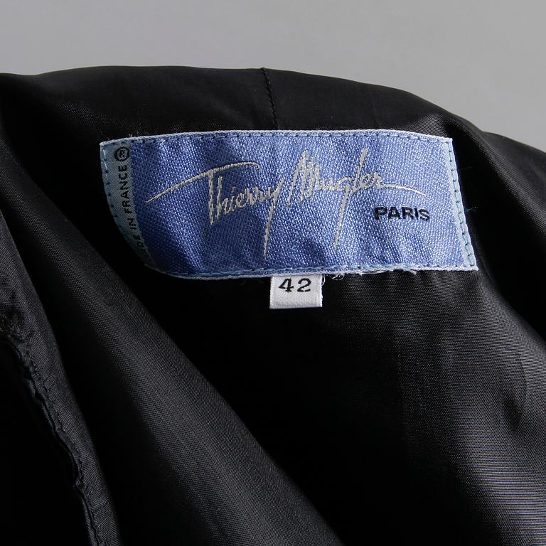 DRÄKT, Thierry Mugler, tvådelad dräkt bestående av kavaj samt kjol, storlek 42.