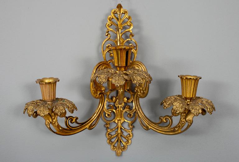 LAMPETTER,  ett par, förgylld brons samt kristaller, 1800-talets slut.