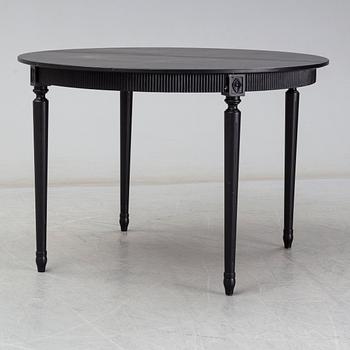 A mid 20th cnetury dining table.