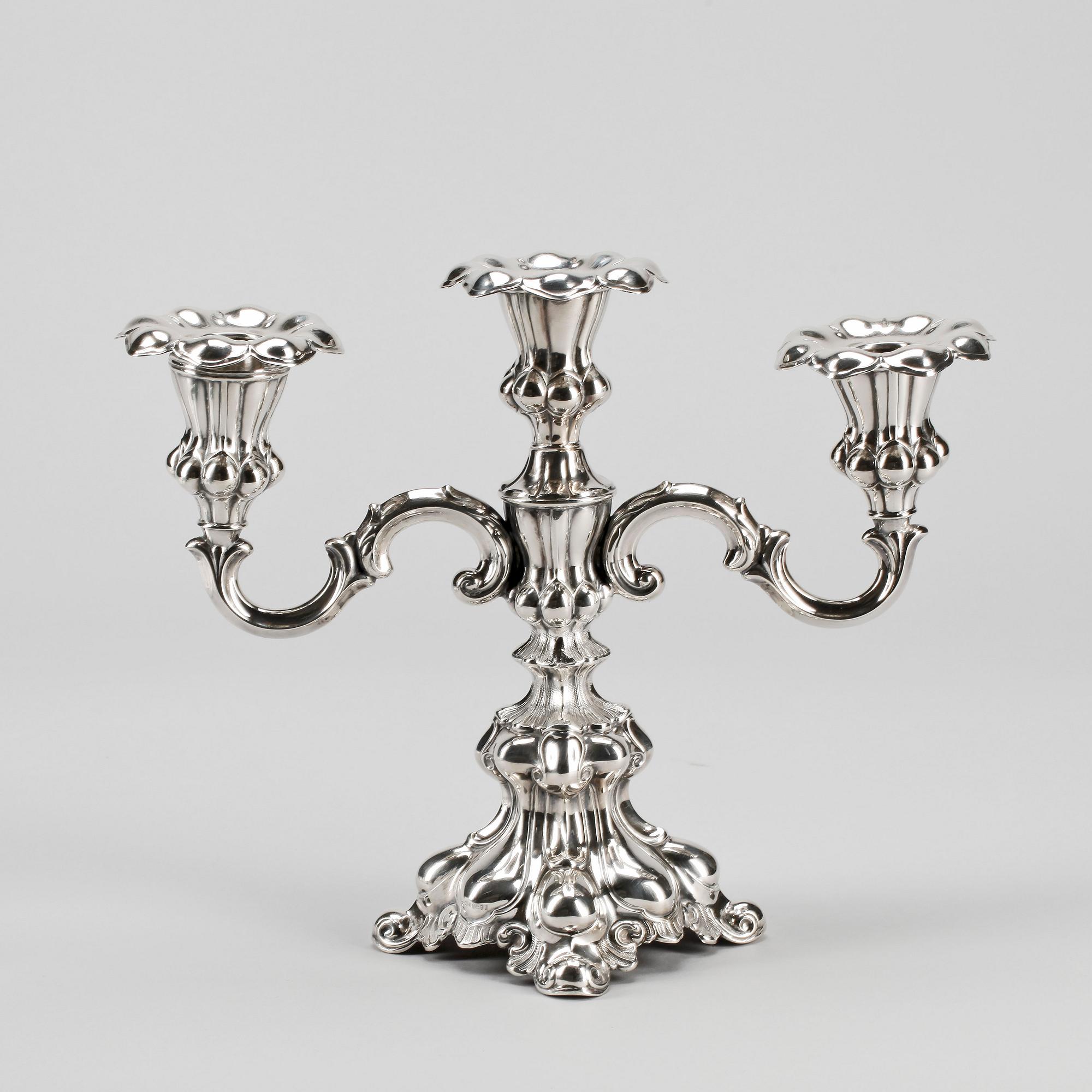 KANDELABER, silver, rokokostil, C G Hallberg Stockholm 1931. Total vikt ca 519 g.
