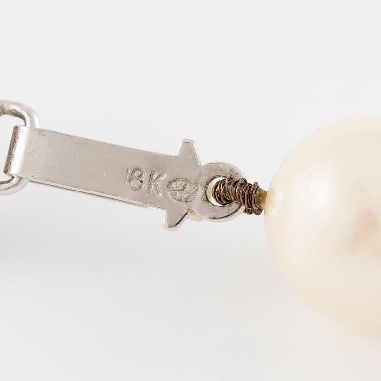 Pärlcollier, med odlade pärlor, lås 18K vitguld.
