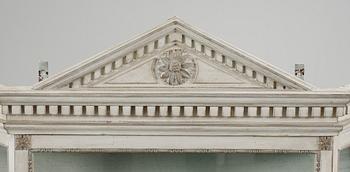 A Louis XVI-style vitrine, 20th century.