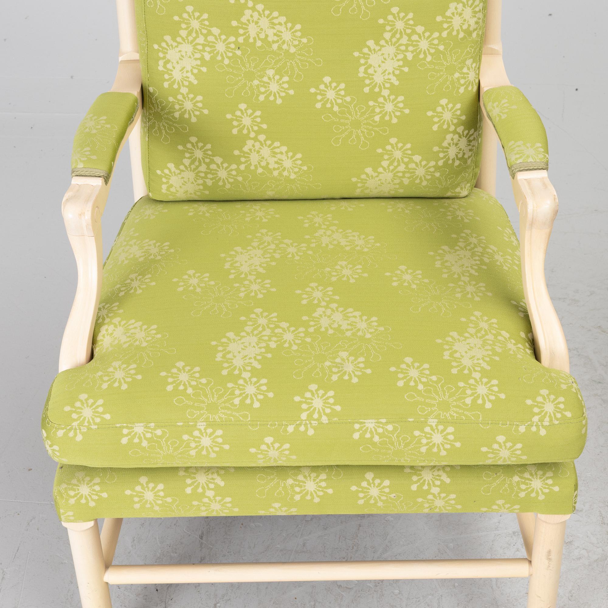 A pair of Gustavian style armchairs, tidigt 2000-tal.