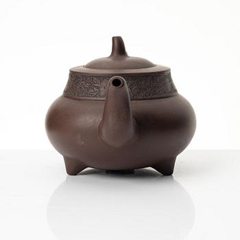 Zhou Guizhen, A brown yixing teapot, China, 1980/90s.