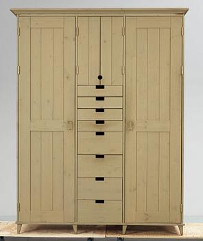 KLÄDSKÅP, Norrgavel, sent 1900-tal.