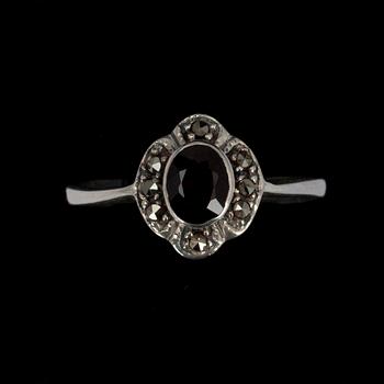 PARTI SMYCKEN, 5 st. silver, hematit, pyrit, granat, pärlor.