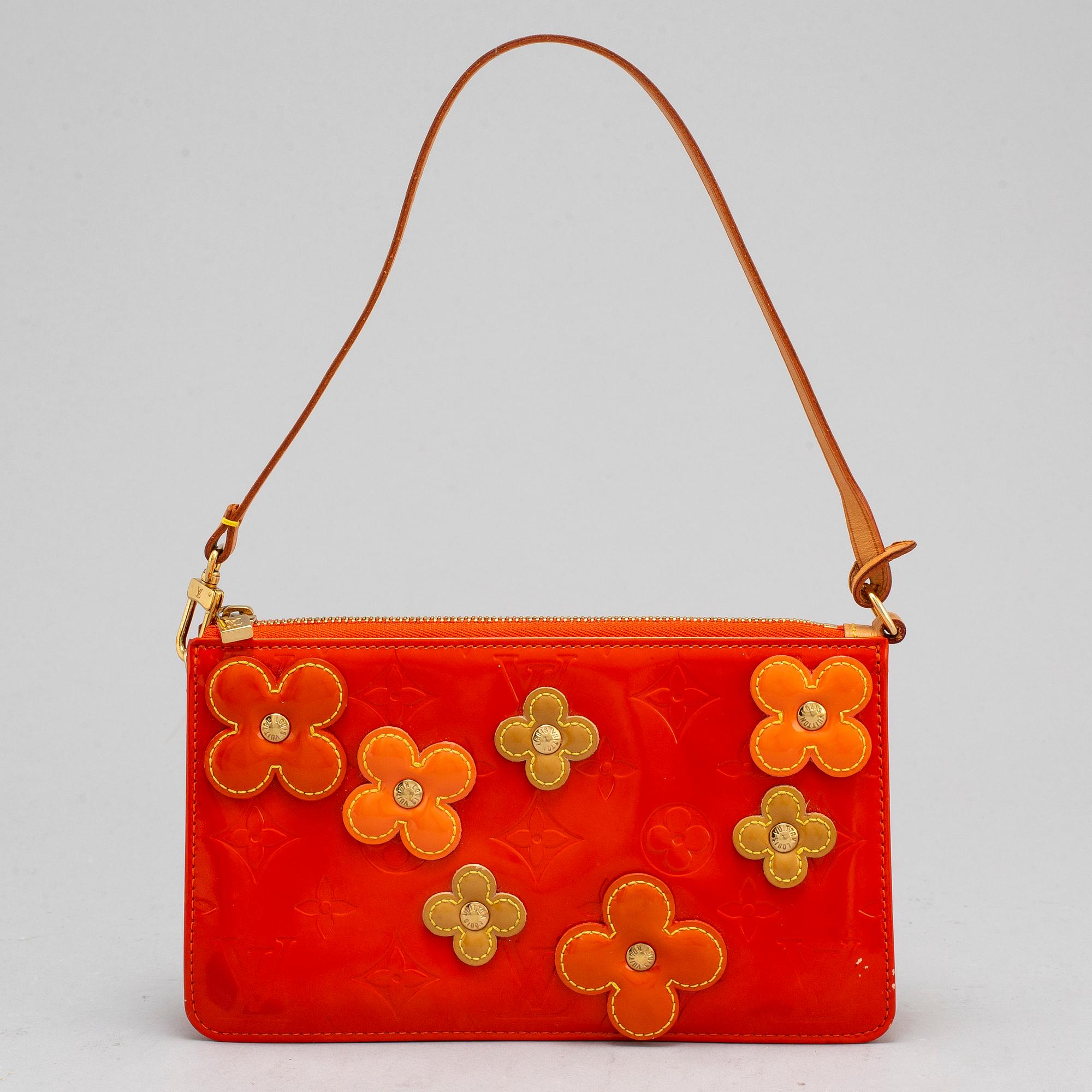 LOUIS VUITTON, A 'Vernis Lexington Fleurs Pochette'.