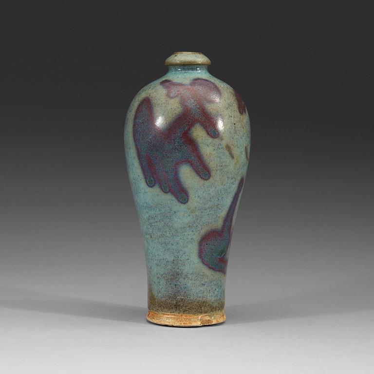 A lavendel blue Jun glazed vase, Yuan dynasty, (1271-1368).