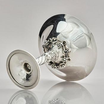 Georg Jensen, skål på fot, sterling silver, modell nr 263B, Köpenhamn 1933-1944.