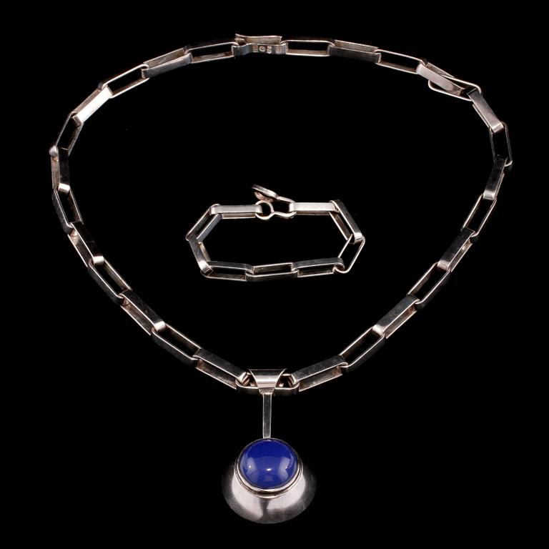 COLLIER SAMT ARMLÄNK, silver, Cecilia och Karl-Ingemar Johansson, Göteborg. Vikt 174 g.