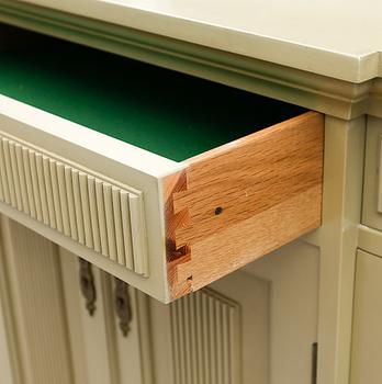 SIDEBOARD, Åmells, gustaviansk stil, 1900-talets andra hälft.