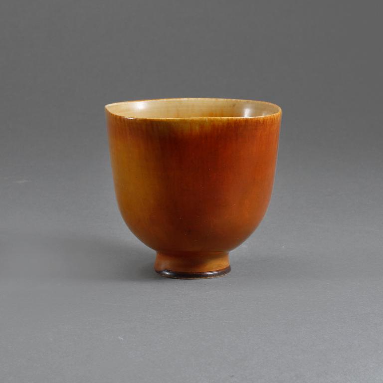 SKÅL, stengods, Berndt Friberg, signerad samt Gustavsbergs studiohand, 1951.