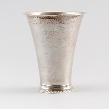 BÄGARE, silver, Nils Orstedt, Norrköping 1757. Vikt ca 54 gram.