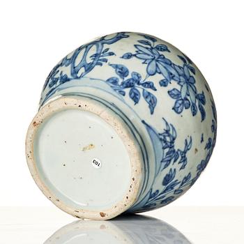 A blue and white jar, Ming dynasty, Wanli (1572-1620).