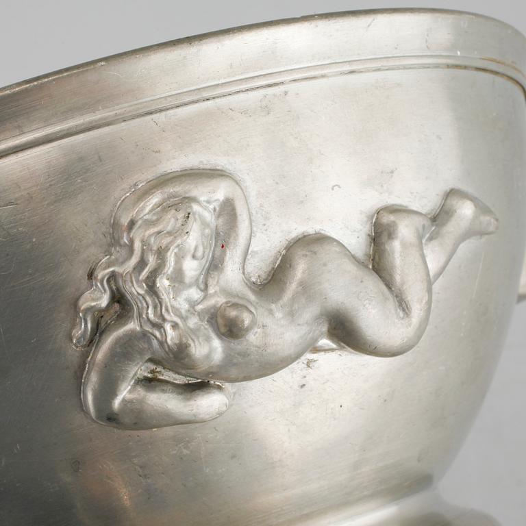 A Firma Svenskt Tenn pewter bowl, Stockholm 1927.