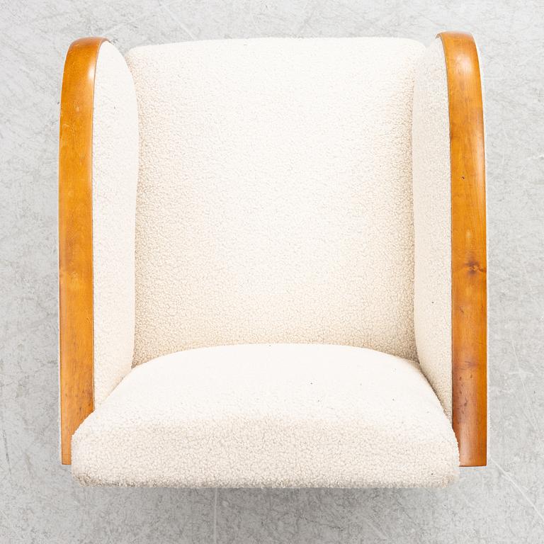 A pair of armchairs, first half of the 20th century.