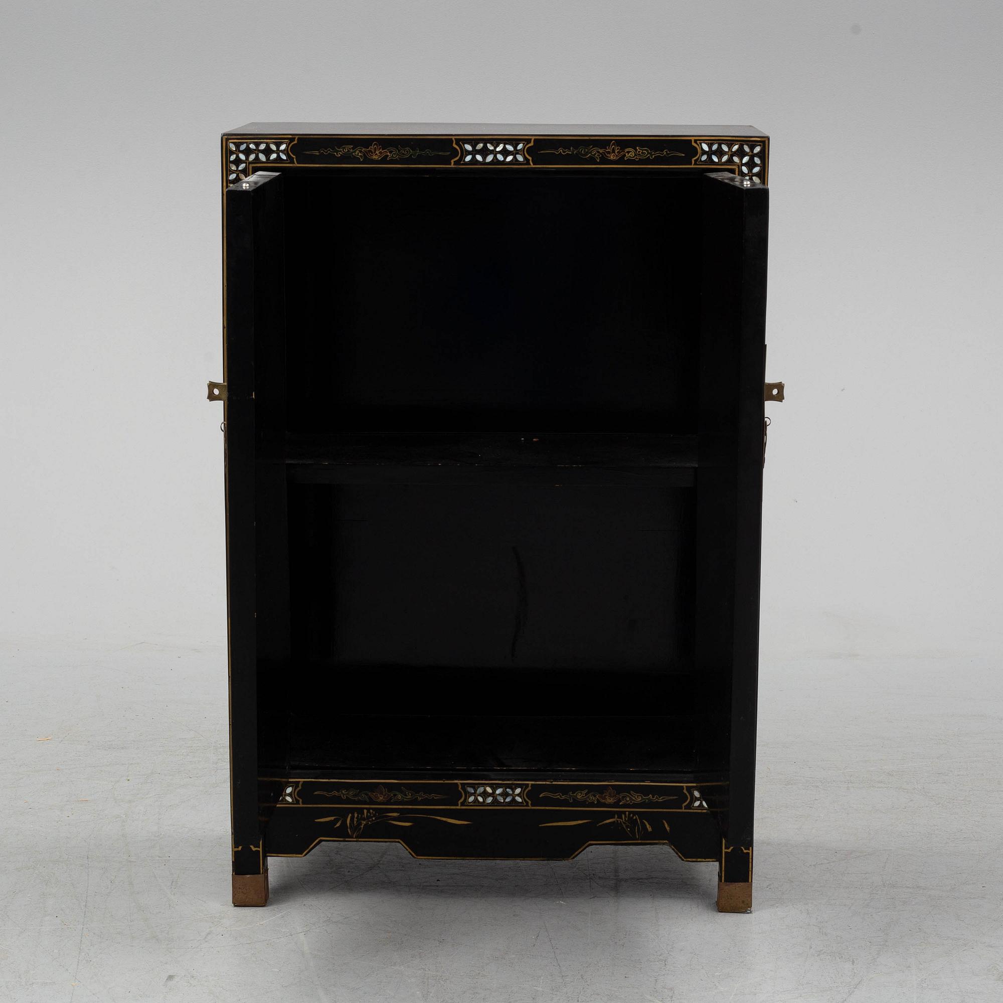 SKÅP, Kina, 1900-tal.