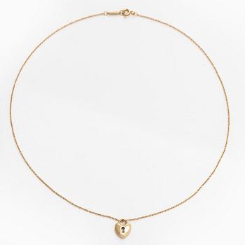 Tiffany & Co, an 18K gold necklace.