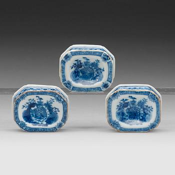 718. A set of three blue and white salts, Qing dynasty, Qianlong (1736-95).