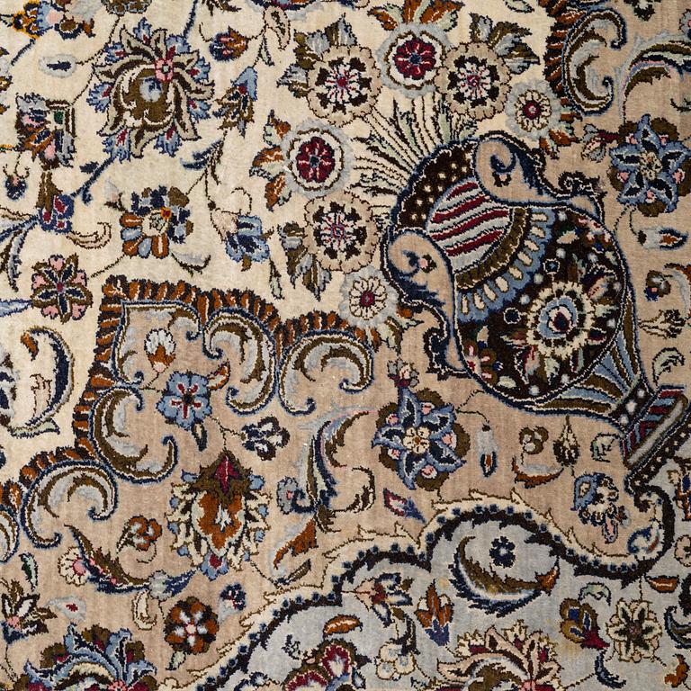 Carpet, Keshan/Nain, approx. 345 x 249 cm.