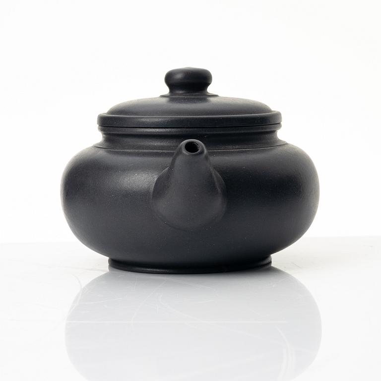Zhou Guizhen, A blue yixing teapot, China, 1980s.