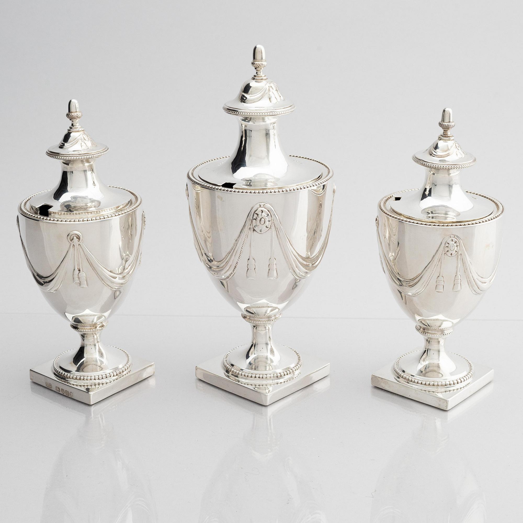 Bordsgarnityr, 3 delar, silver, troligen George Gray, London, England, 1787.