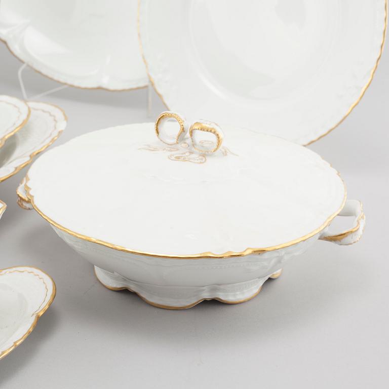 69 pieces of porcelain table ware, by Theodore Haviland, Limoges, first half/mid 20th cenutry.