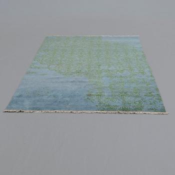 Carpet, 230 x 168 cm.
