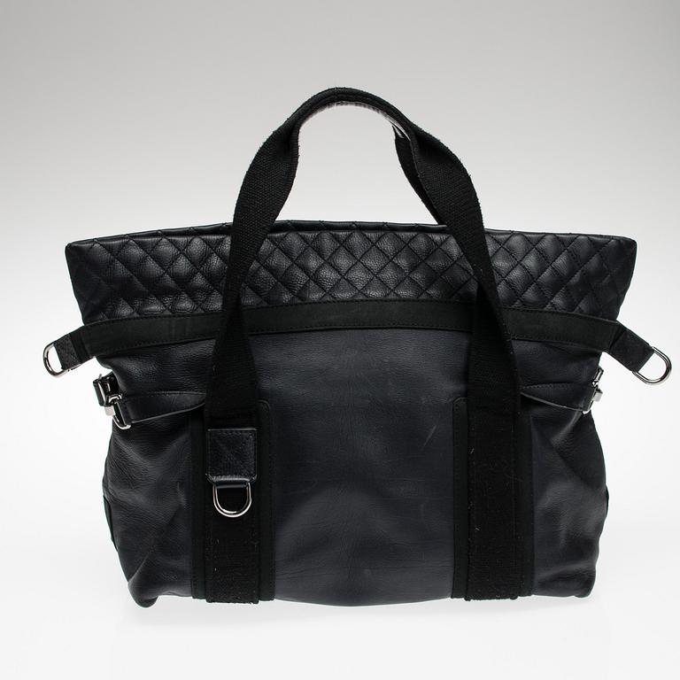 LAUKKU, Chanel.